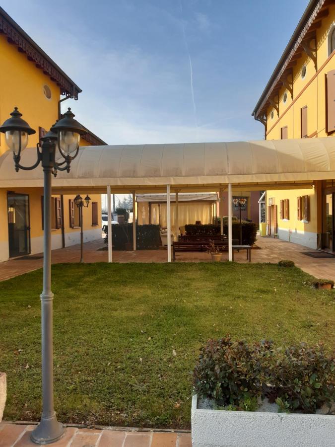 Corte Degli Estensi Formigine Exterior foto